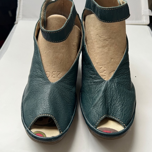 Fly London Shoes Yala Sandals Sz 38 US 8 Ankle Strap Wedges Dark Teal Peep Toe - Picture 4 of 13